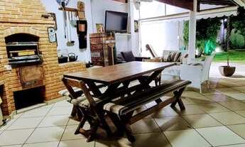 Imagem 2: Belíssima Casa à Venda na Vila Suissa