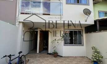 Imagem 4: VENDE Excelente duplex com 03 quartos sendo 01 suíte com sacada no Jardim Vitória. Macaé/R