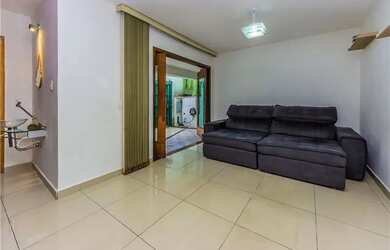 Imagem 3: Oportunidade única! Sobrado espaçoso na Vila Serralheiro