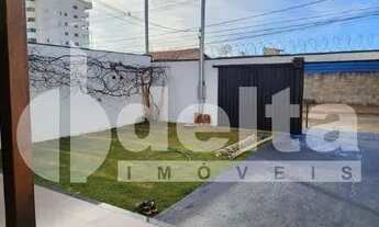 Imagem 2: Casa à venda, 3 quartos, 2 suítes, 5 vagas, Granada - Uberlândia/MG