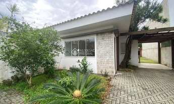 Imagem: Casa localizada no bairro Campeche em Florianópolis