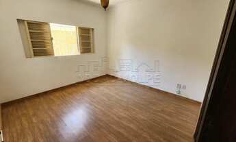 Imagem 4: Casa térrea de esquina à venda e locação, próxima ao Bauru Shopping