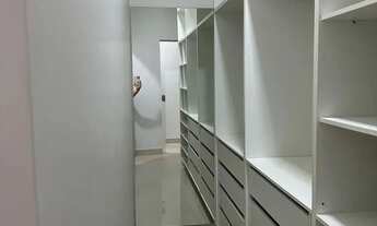 Imagem 2: Casa Moderna com 3 Quartos, Suíte e Área Gourmet - Climatizada e Segura!