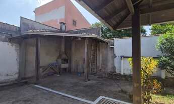 Imagem 4: Esta sólida casa padrão, situada em Sapucaia do Sul, bairro Vargas, está disponível tanto