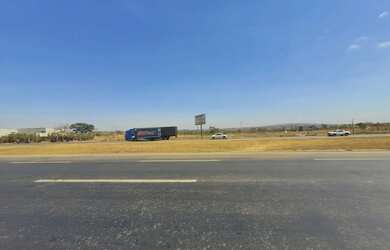 Imagem 6: Área 1 quadra atrás da Br-153, bom para Galpão