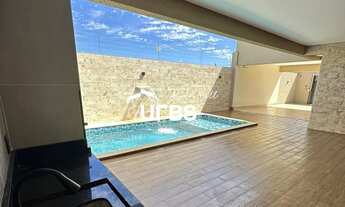 Imagem 4: Térrea para venda tem 225 metros quadrados com 3 quartos