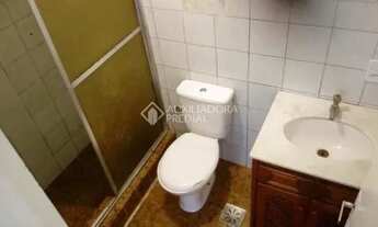 Imagem 6: Apartamento térreo de 1 dormitório com 42m2. Garagem próxima à venda(separada