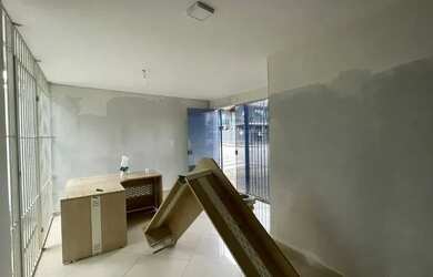 Imagem 2: ALUGO casa comercial com170m² 6 salas, 4 banheiros e edicula