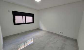 Imagem 7: Casa de condomínio para venda possui 240 metros quadrados com 4 quartos