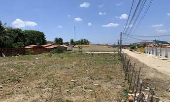 Imagem 3: Terreno com 3 frentes