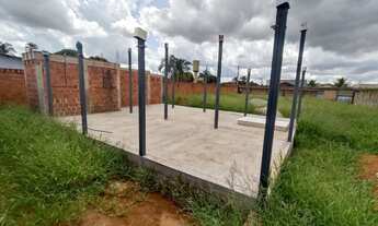 Imagem 7: Lote de 800 metros todo murado com construção