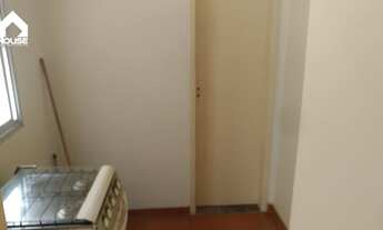 Imagem 2: Amplo apartamento 2 quartos primeiro andar com área lateral no coração da Praia do Morro