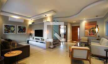 Imagem: Casa à Venda - Adalgisa, 4 Quartos, 200