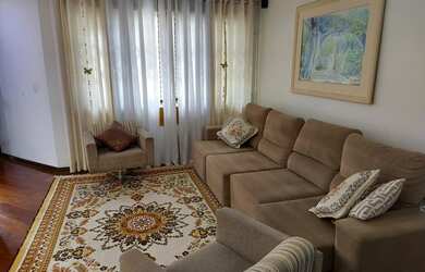 Imagem 5: Sobrado para venda tem 219 m², com 3 quartos ,churrasqueira a carvão .4 vagas