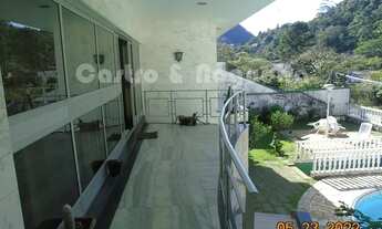 Imagem 2: VENDO BELISSIMA CASA COM PISCINA NO BAIRRO QUITANDINHA