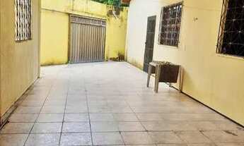 Imagem 3: Casa Plana para venda possui 80 metros quadrados com 3 quartos em Serrinha - Fortaleza - C