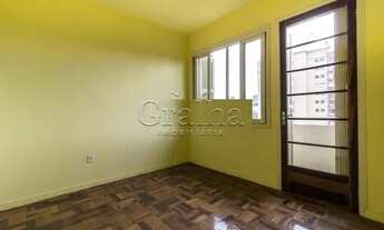 Imagem 7: Apartamento de 3 dormitórios com 79,40m² privativos, todo reformado e elevador