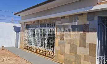 Imagem: Casa com ótima localização, no centro