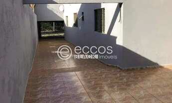 Imagem: Casa para aluguel, 6 quartos, 4 suítes