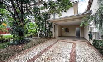 Imagem 3: Sobrado para venda possui 330 metros quadrados com 3 quartos em Jardins Atenas - Goiânia