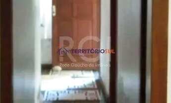 Imagem 5: Casa em Porto Alegre, no bairro Espírito Santo, com 3 dormitório(s), e 3 banheir