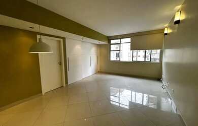 Imagem 2: Apartamento a venda na quadra da praia com 3 quartos, 1 suíte e vaga