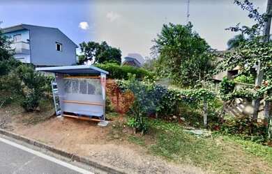 Imagem 3: Terreno Espaçoso em Localização Privilegiada Perfeito para Construir ou Investir