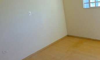 Imagem 7: Casa para aluguel possui 100 metros quadrados com 3 quartos em Jardim Caviúna - Rolândia