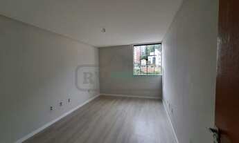 Imagem 7: Cobertura duplex para venda possui 180 metros quadrados com 5 quartos