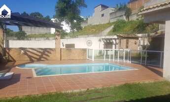 Imagem 4: Casa Duplex à venda em Itapebussu. São 5 quartos sendo 3 suítes. Área de lazer com piscina