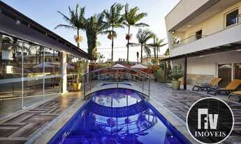 Imagem 3: Casa Mobiliada com 4 Suítes para Locação Anual no Centro em Balneário Camboriú/SC