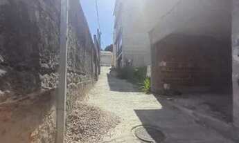 Imagem 4: Casa em Abolição, garagem, escada, obra iniciada