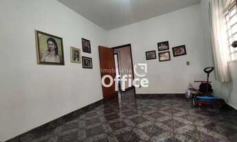 Imagem 7: Ótima casa cm 4/4 localização privilegiada na região da grande Jaiara!