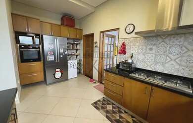 Imagem 3: Casa em Condomínio - Urbanova - Condomínio Monte Carlo - 04 Dormitórios - 04 Suites - 451m