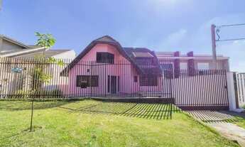 Imagem 2: Residência com 370m², 4 quartos, piscina e amplo espaço externo