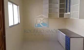 Imagem 6: Casa em Condomínio no Alto da Glória - Com 3 quartos, sendo 1 suíte, com quintal e espaço