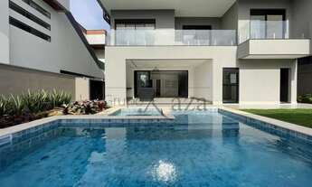 Imagem 2: Casa de Alto Padrão - Residencial Jardim do Golfe - 365m² - 04 Dormitórios - 04 Suítes