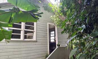 Imagem 2: Casa em Coqueiros com terreno de 358m2