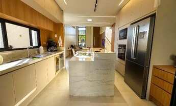 Imagem 6: Ágio Casa térrea com 3 suítes plenas, localizada no Jardins Porto, com acabamento moderno