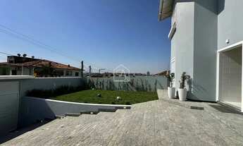 Imagem 5: Excelente casa com 04 dormitórios e piscina à venda, no Bairro Ipiranga em São José SC