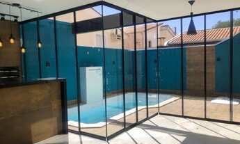 Imagem: Casa com piscina em condomínio fechado