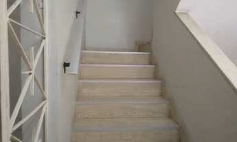 Imagem 6: 3/4 rua Miguel Birnier-3° andar escada, área serviço, 1 vaga- lado do Shopping Barra e pra