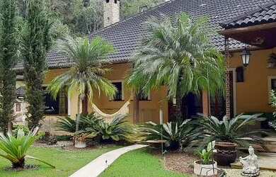 Imagem 7: Lindissima casa com 380m2 área util e 9500 de área total em condomínio fechado