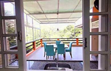 Imagem 11: Luxuosa Casa Triplex em Condomínio com Infraestrutura Completa em Itaipava!