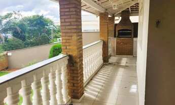 Imagem 6: Casa com estilo colonial em condomínio fechado por R$760.000