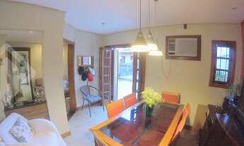 Imagem 7: Sobrado, com 376m2, 5 quartos, 2 suítes, piscina, 3 vagas de garagem e edícula