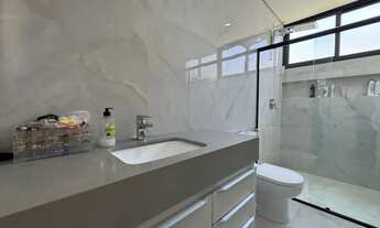 Imagem 5: Casa com espaço gourmet, churrasqueira, amplo quintal plano e gramado, piscina aquecida e