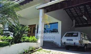 Imagem 3: O privilégio de viver em uma casa ampla com luxo, natureza e segurança em Teresópolis