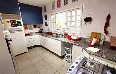 Imagem 15: Luxuosa Casa Triplex em Condomínio com Infraestrutura Completa em Itaipava!