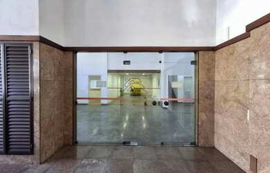 Imagem 3: Centro Galpão / depósito com 5 vagas na garagem